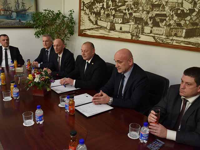 Potpisivanje ugovora za senjski Centar branitelja                                                                                                                                                                                                         